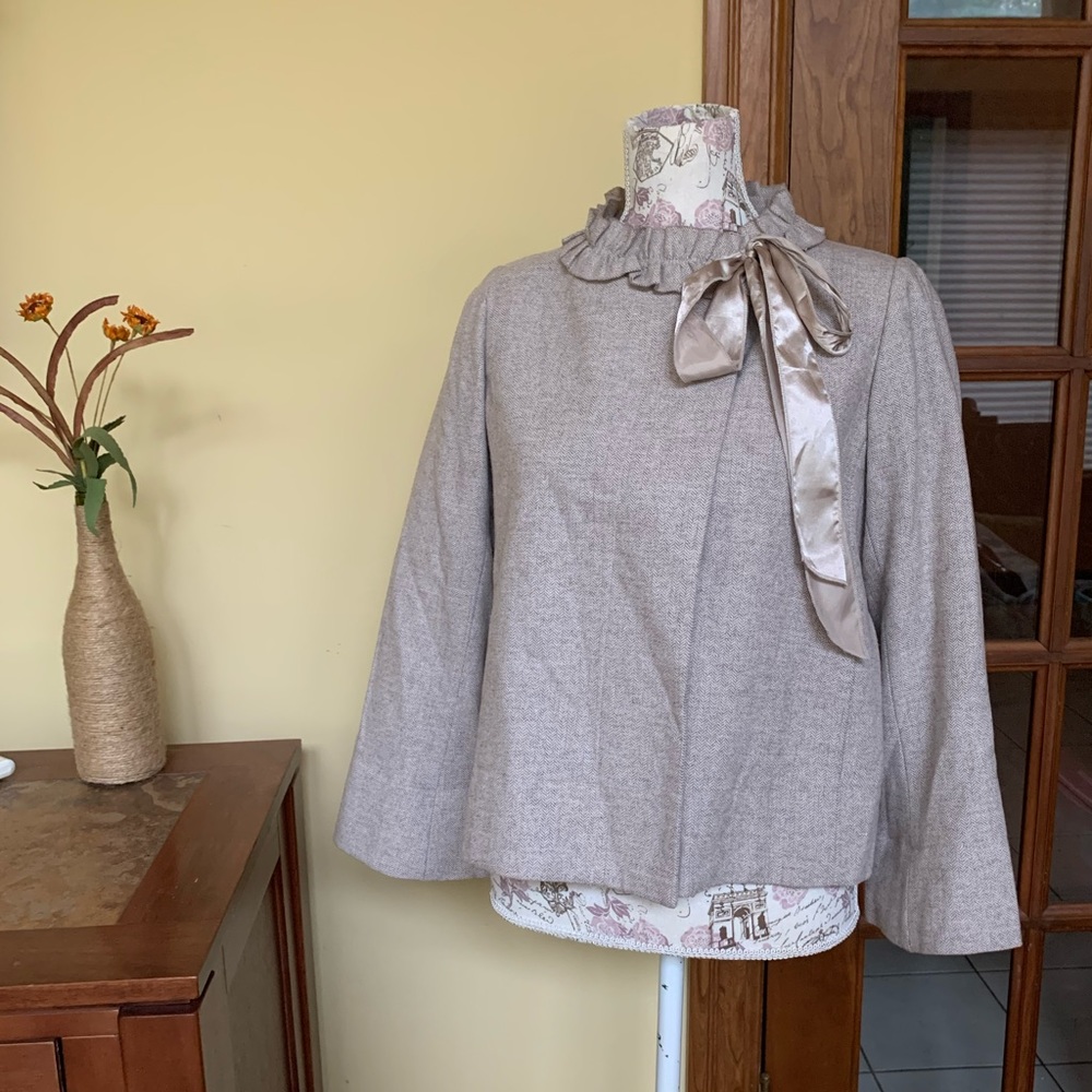 Maestro Cape Jacket with Neck Tie